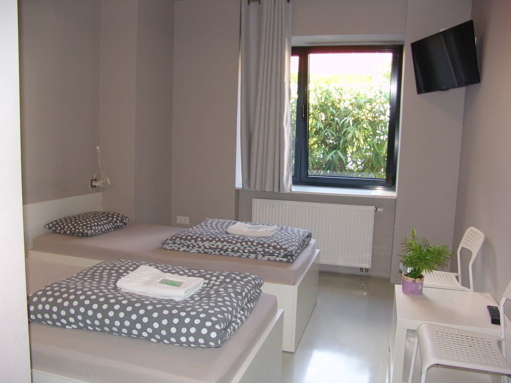 Private Rooms At Hostel63 Zagreb Eksteriør bilde